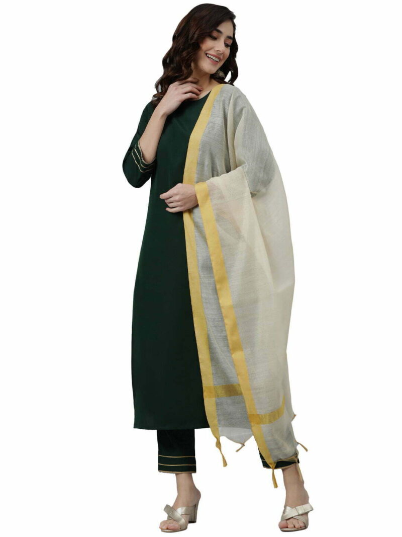 Women Dark Green Kurta Set With Dupatta